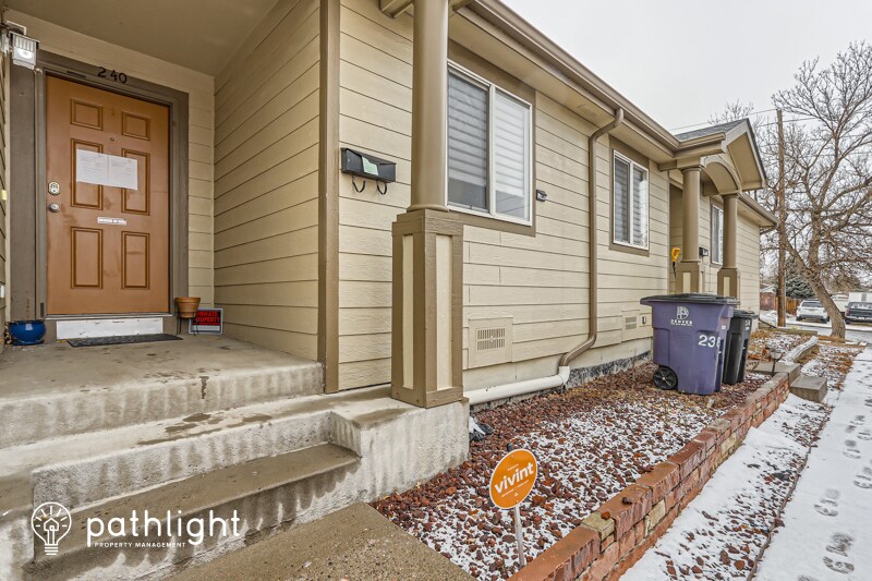 Foto principal - 240 S Irving St