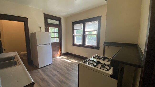 Foto del edificio - 908 E Morris St