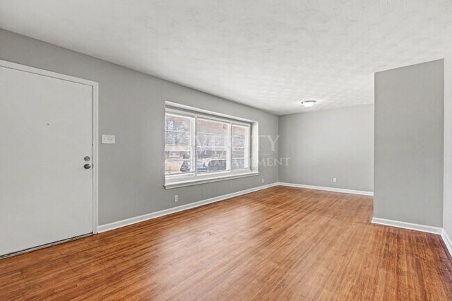 Foto del edificio - A MUST SEE LOCATED IN A BEAUTIFUL PART OF THE CITY!!!!!! SECTION 8 WELCOMED!!