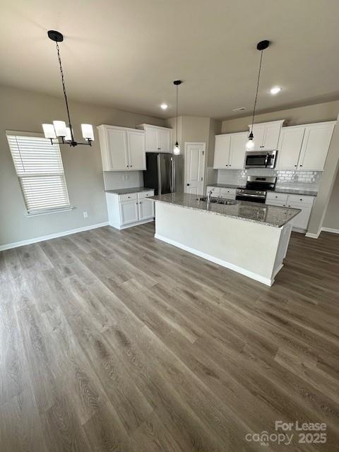 Foto del edificio - 7028 Stoney Wood Ln