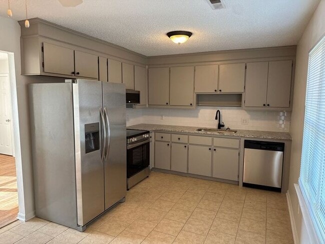 Foto del edificio - 1301 Linwood Dr