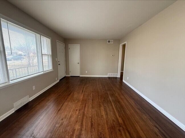 Foto del edificio - 1908 W 47th Pl