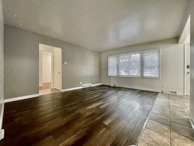 Foto del edificio - Curwood Avenue SE - 4218-4220