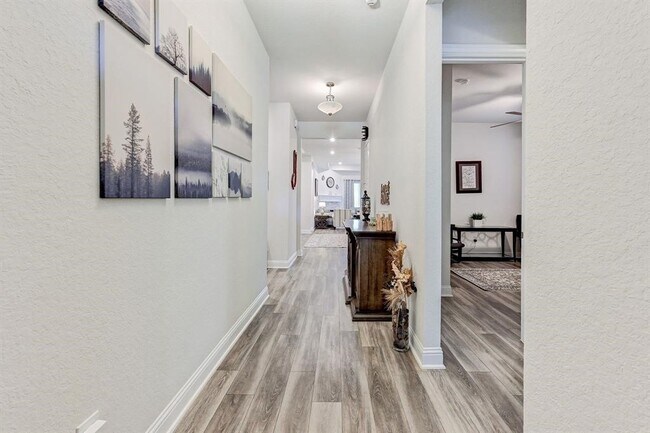 Foto del edificio - 4221 Davis Oak Dr