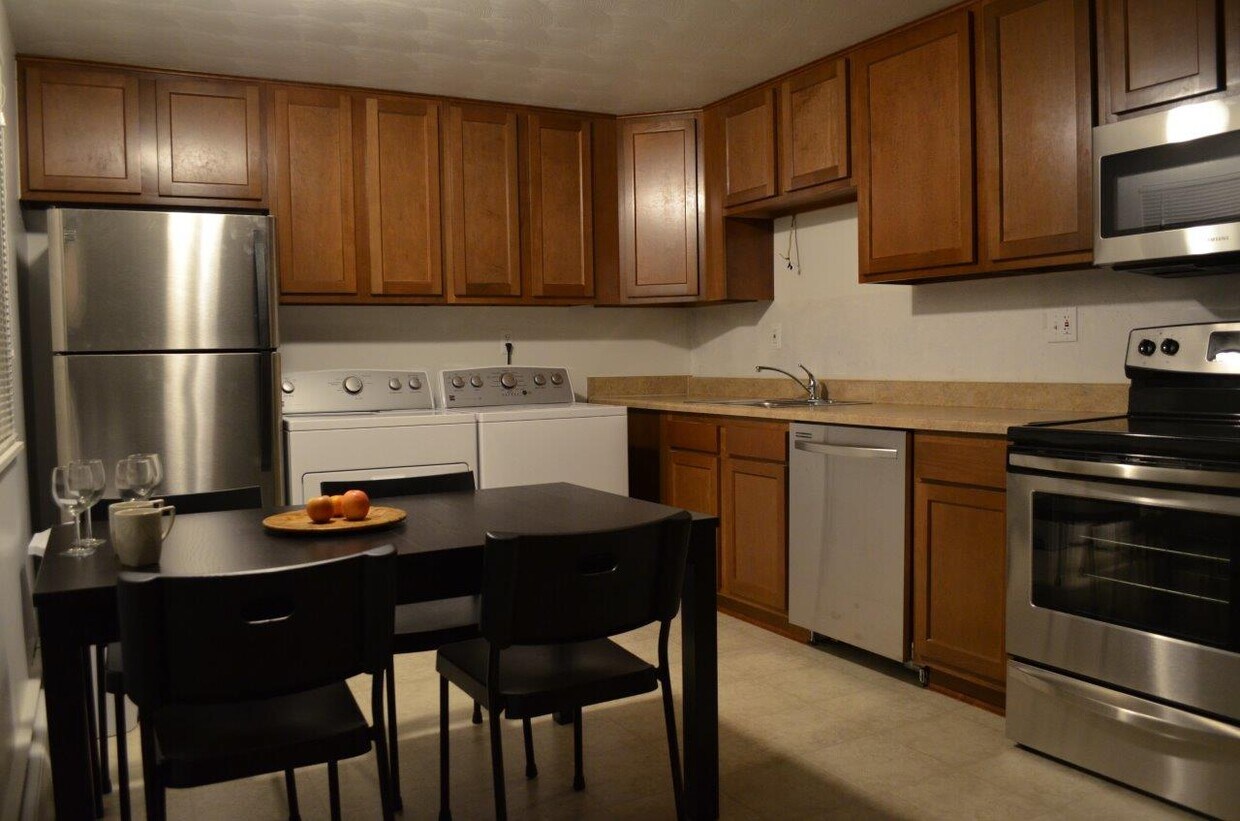 Kitchen - 117 Allen Dr