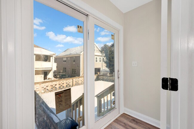 Foto del edificio - 57 Bailey Rd