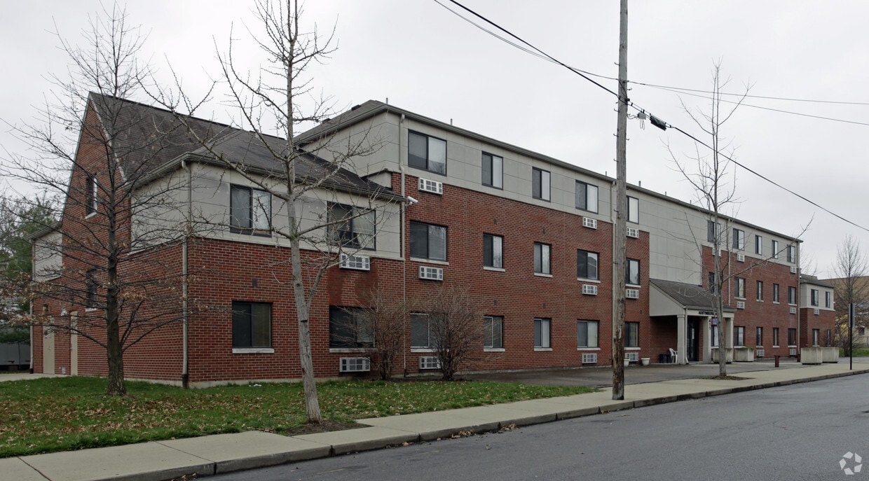 Primary Photo - Austinburg Apts