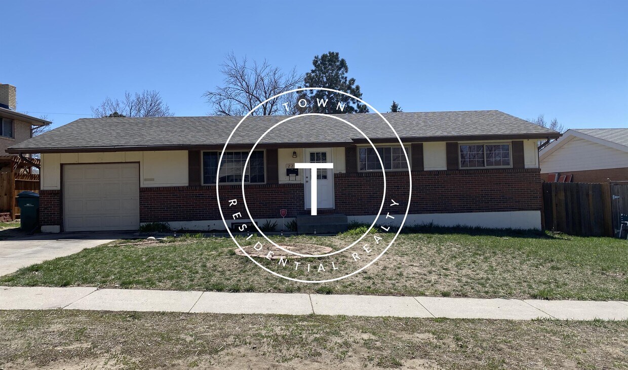 227 Fairmont St, Colorado Springs, CO 80910 House for Rent in