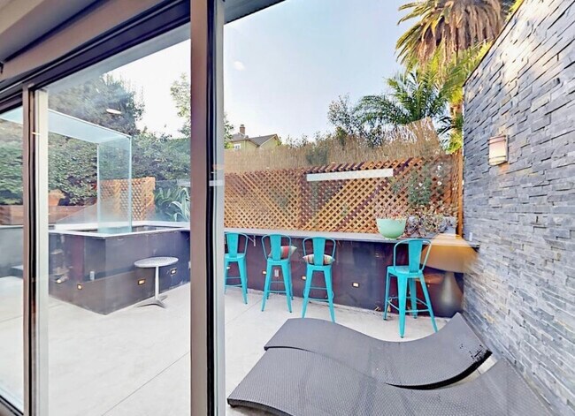 Foto del edificio - 1444 Mohawk St