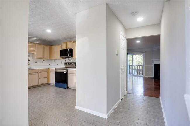 Foto del edificio - 3727 Regency Park Dr