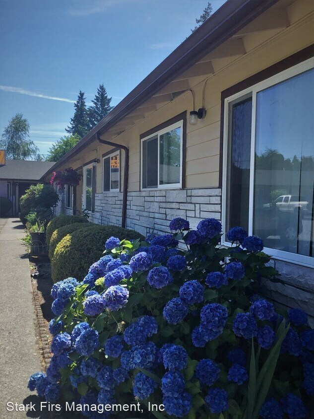 Foto principal - 166 NE 162nd Ave