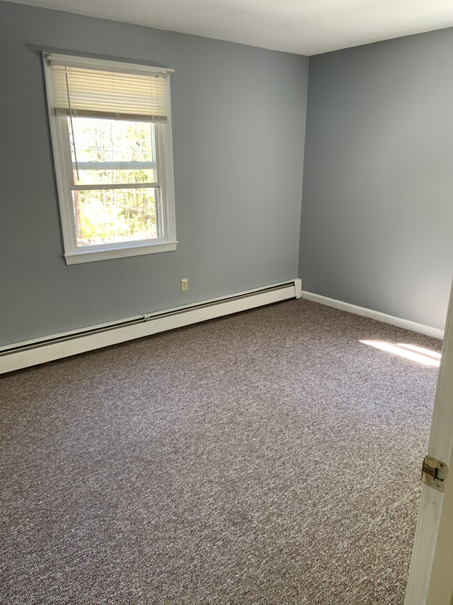 Bedroom 1 - 77 Sterling Plz