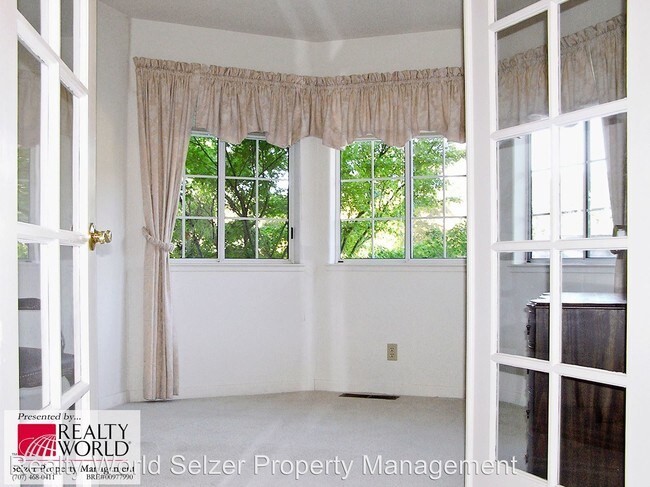 Building Photo - 3 br, 2 bath House - 2345 Appolinaris Dr.