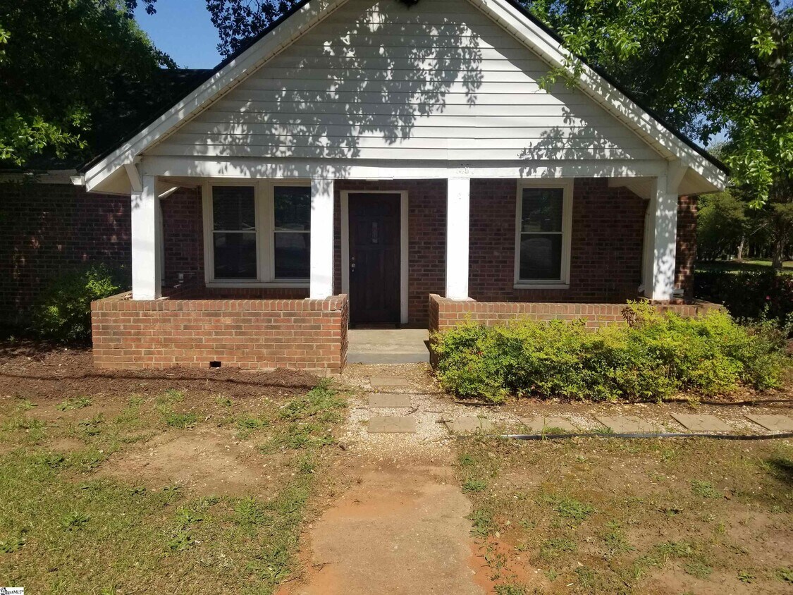 1407 Ridge Rd, Greenville, SC 29607 House Rental in Greenville, SC