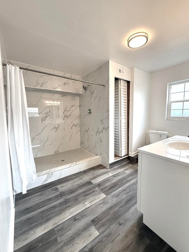 Building Photo - 6745 Venetian Dr