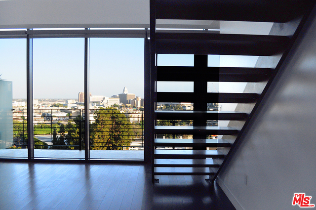 Building Photo - 1115 Sunset Blvd