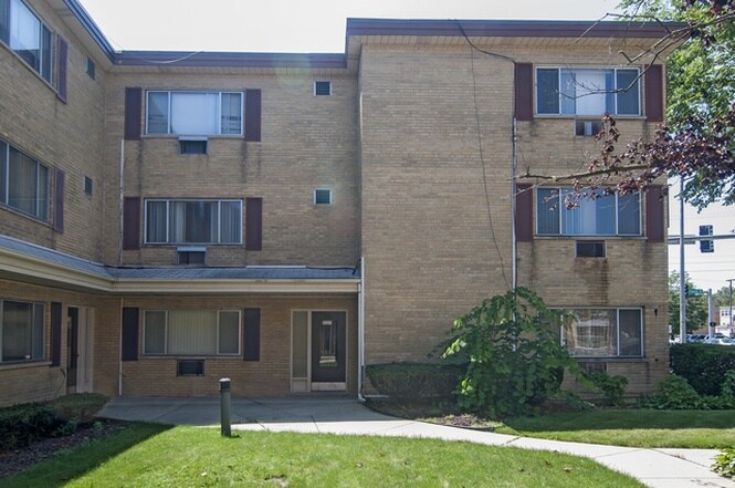 Primary Photo - 9201 Skokie Blvd