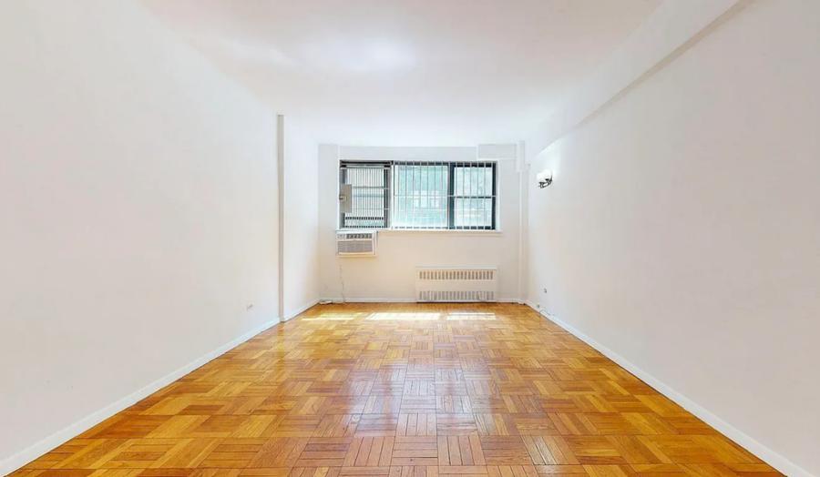 Primary Photo - East 26th Street