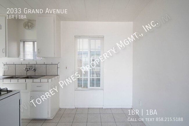 Building Photo - Pacific Beach 1 Bedroom Cottage with Parki...