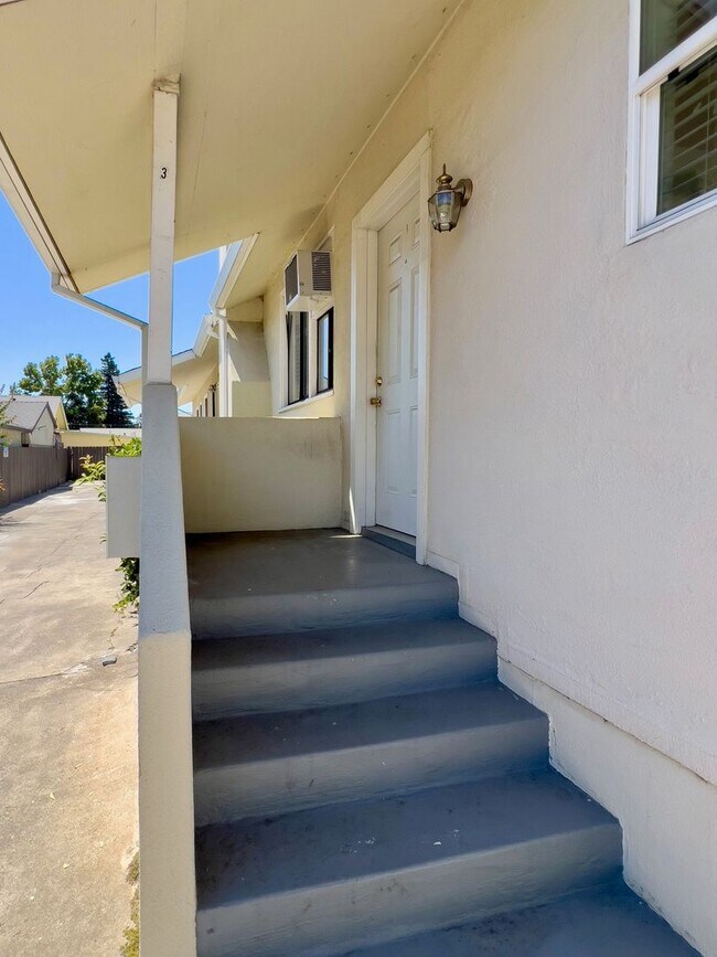 Foto del edificio - Brown Street, 2119-2121*