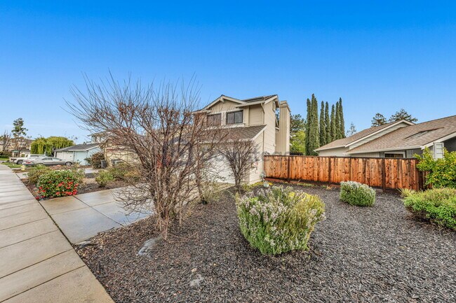 Building Photo - 1821 Sinclair Dr