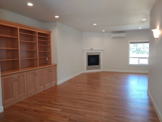 Building Photo - 1803 E Watkins Rd