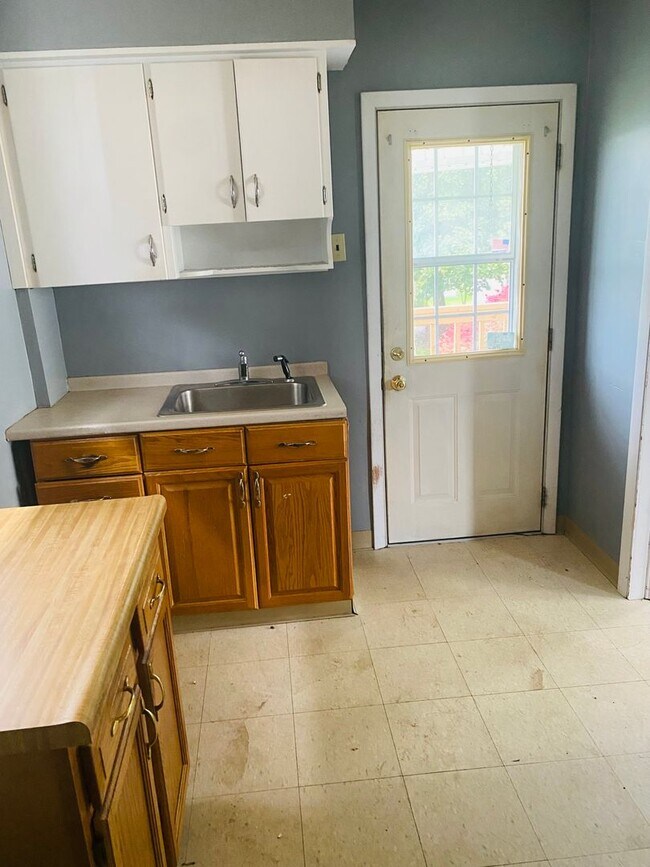 Foto del edificio - 2 bedroom single family home ready now