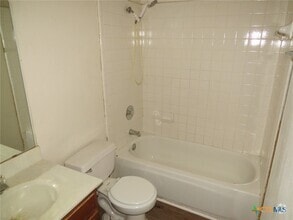 Building Photo - 1602 Benttree Dr