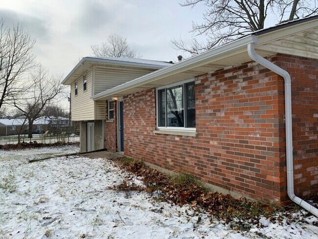 Building Photo - 951 Harkin Dr