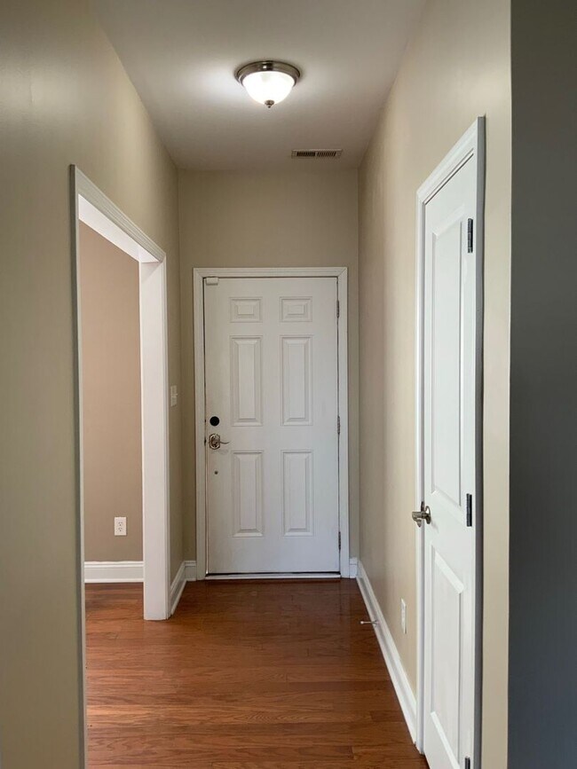 Foto del edificio - 223 Emerald Ridge Rd