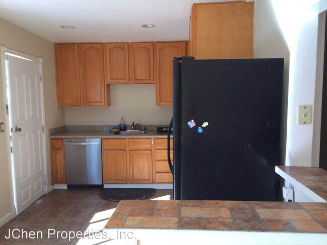 Building Photo - 3 br, 1 bath House - 1887 Clayton Way