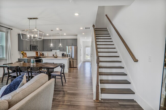 Foto del edificio - 1486 Pinedale Cres NW