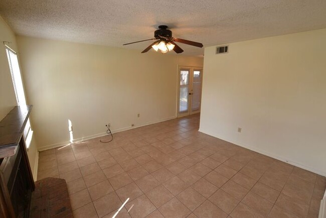 Building Photo - 3305 O'Neal Ln