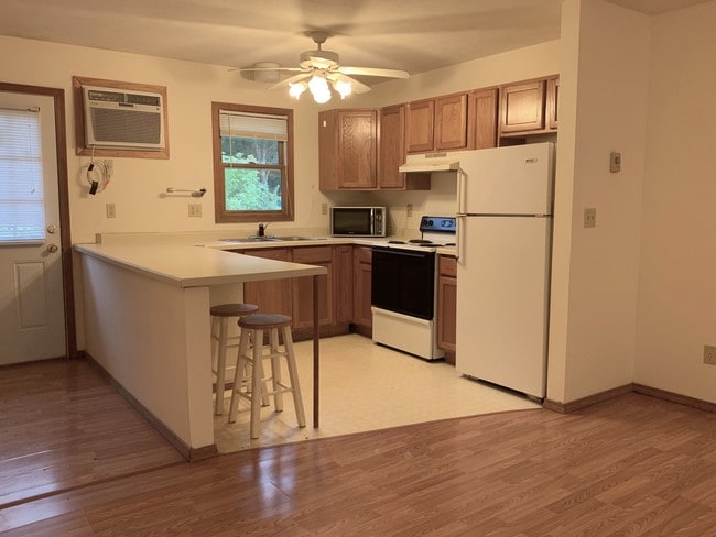 Building Photo - 14 Mara Ln