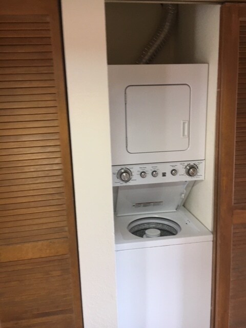 Foto del edificio - 6412 Village Ln