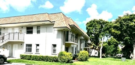 Building Photo - 7111 SW 129th Ave