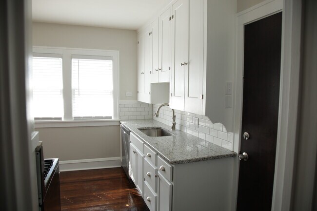 Kitchen - 1634 Larchmont Ave