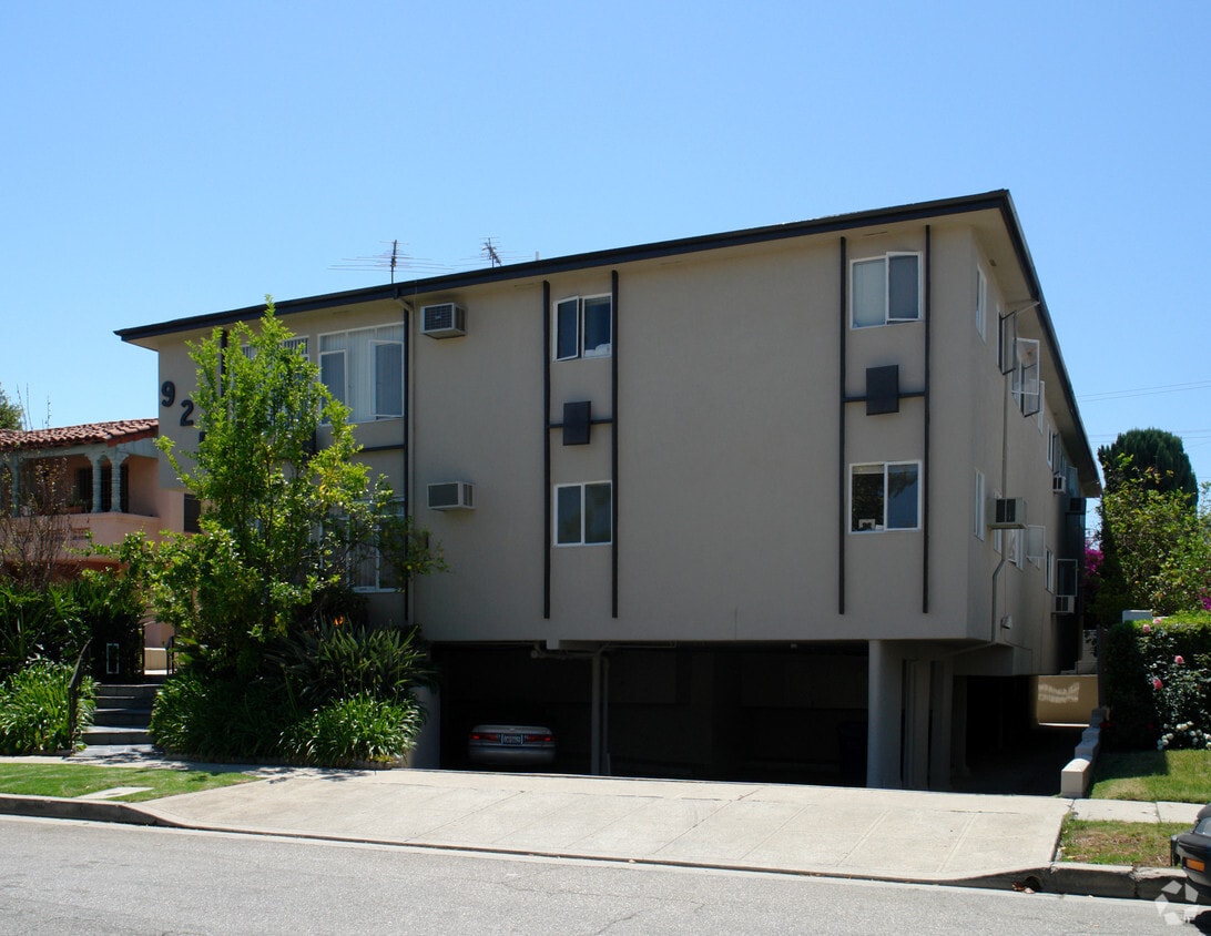 Building Photo - 925 S Holt Ave