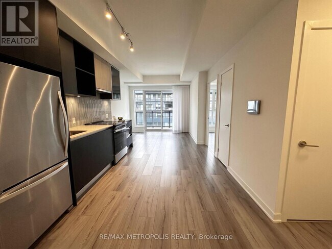 Building Photo - 405 Dundas St W