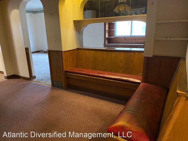 Foto del edificio - 4 br, 2.5 bath House - 2211 Raymond Dr.