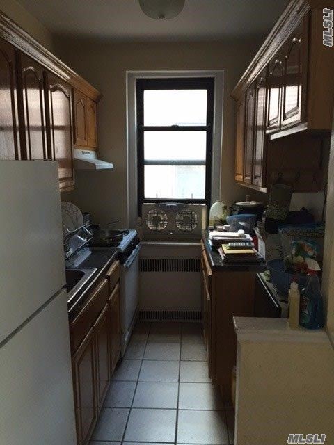Foto del edificio - 155-1-155-90 90th Ave
