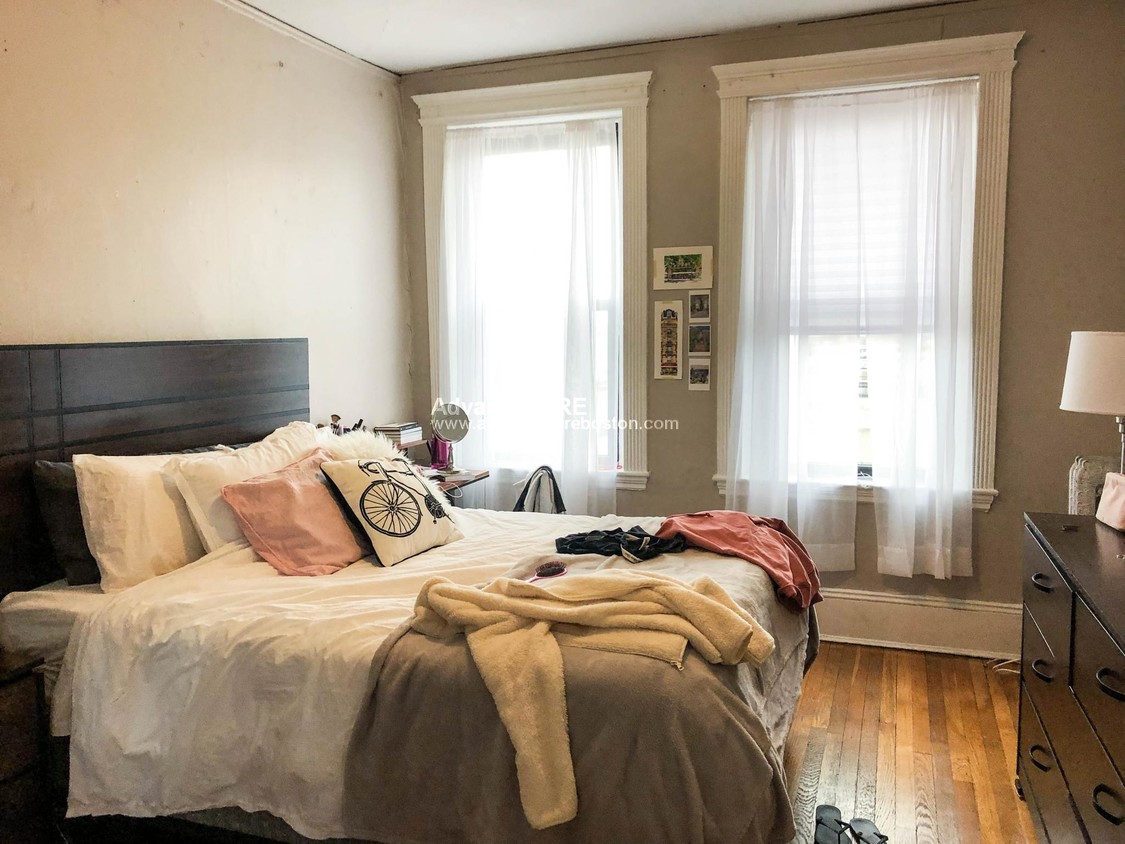 Foto principal - 1057 Commonwealth Avenue