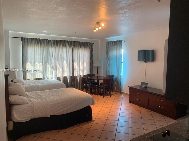 Foto del edificio - 6345 Collins Ave