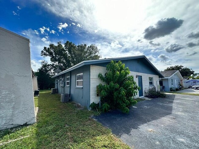 Building Photo - 3716 137th Ave N
