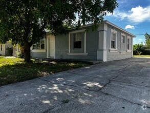 Building Photo - 559 Dogwood Rd