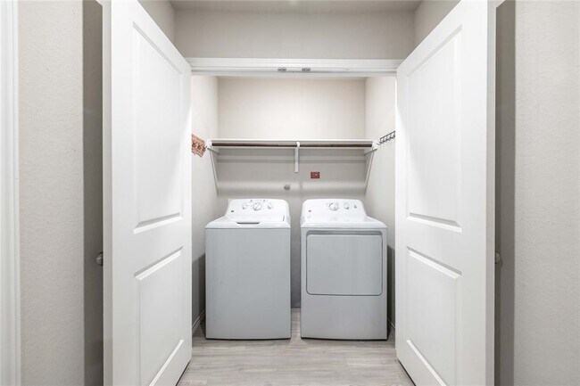 Foto del edificio - 12744 Mirecourt Wy