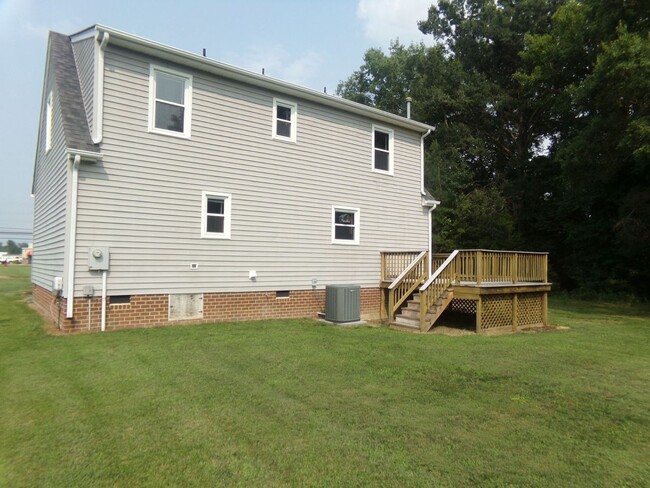 Building Photo - AVAILABLE NOW IN PRINCE GEORGE! >>>VIEW BY...