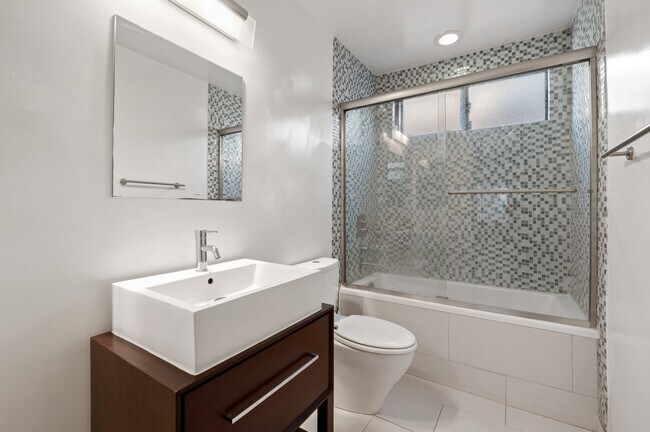 Foto del edificio - 931 N Alfred St