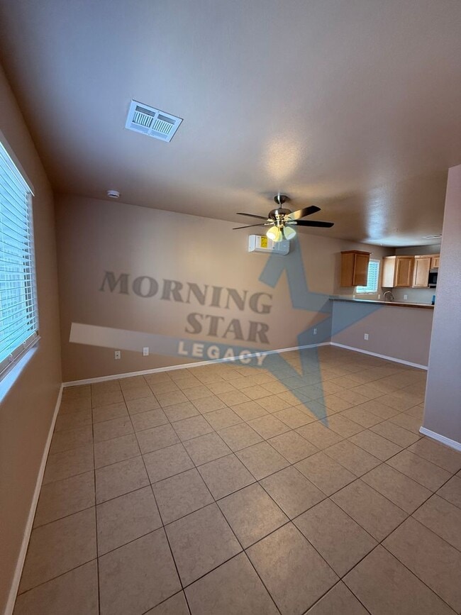 Building Photo - Townhome in Great Location!