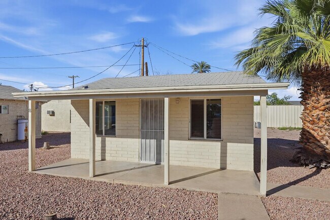 Building Photo - 623 S Country Club Dr